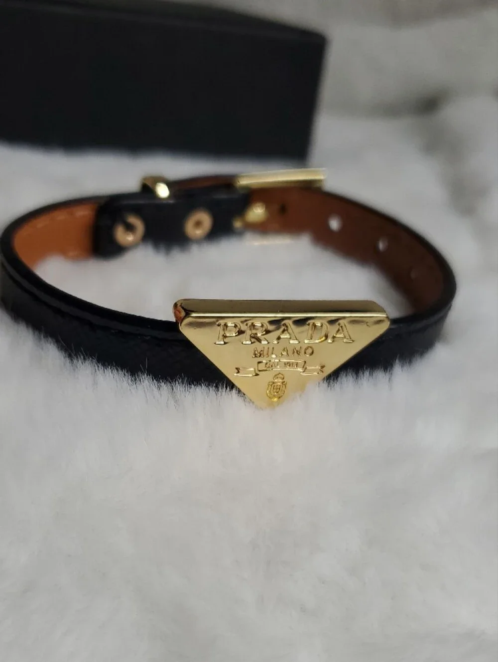 Fashion Black Bracelet with Gold Triangle Plaque